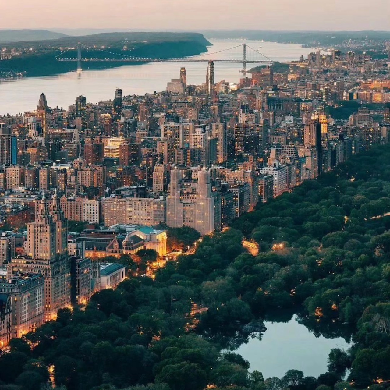 THE ULTIMATE NEW YORK TRAVEL GUIDE