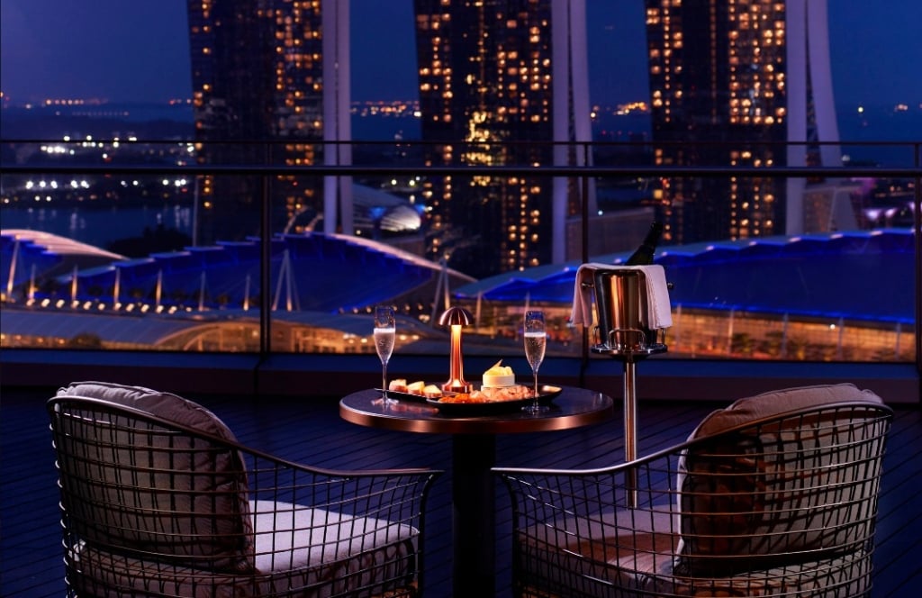 best bars in singapore