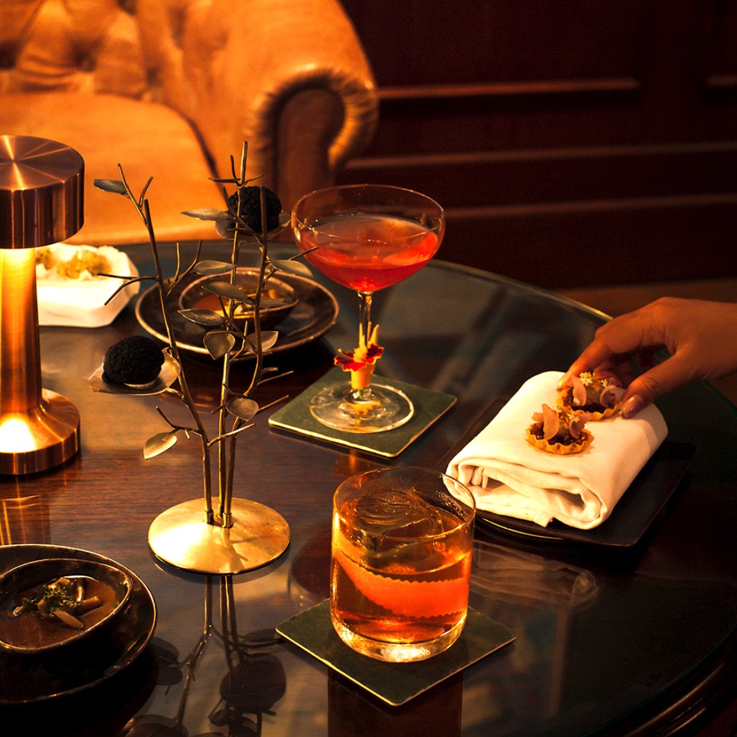 best bars in ubud, ubud nightlife, party in ubud 2024